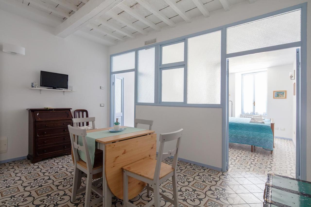 Casa Gigio 011030-lt-0223 *